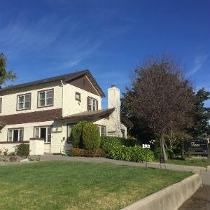 Cinnamon Bear Creekside Inn photo