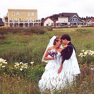 Mendocino Hotel & Garden Suites photo