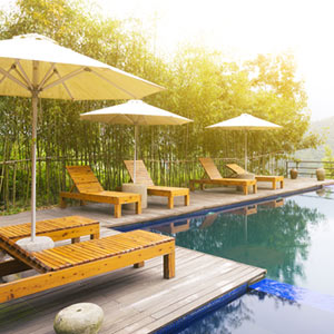 resort-pool-300×300-335445857